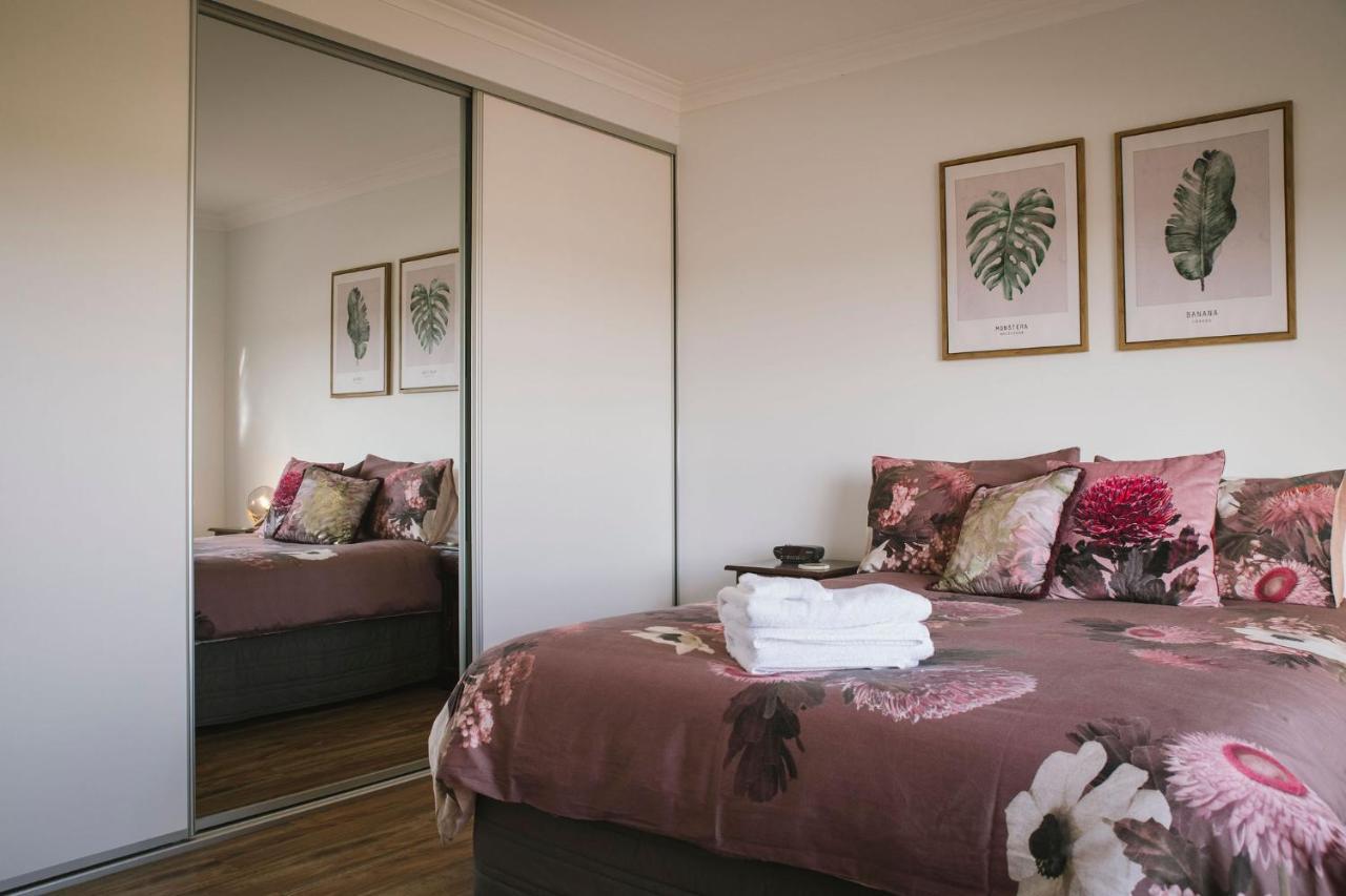 The Mains Guest House 2 Bedroom Farm Stay Corrigin Bagian luar foto
