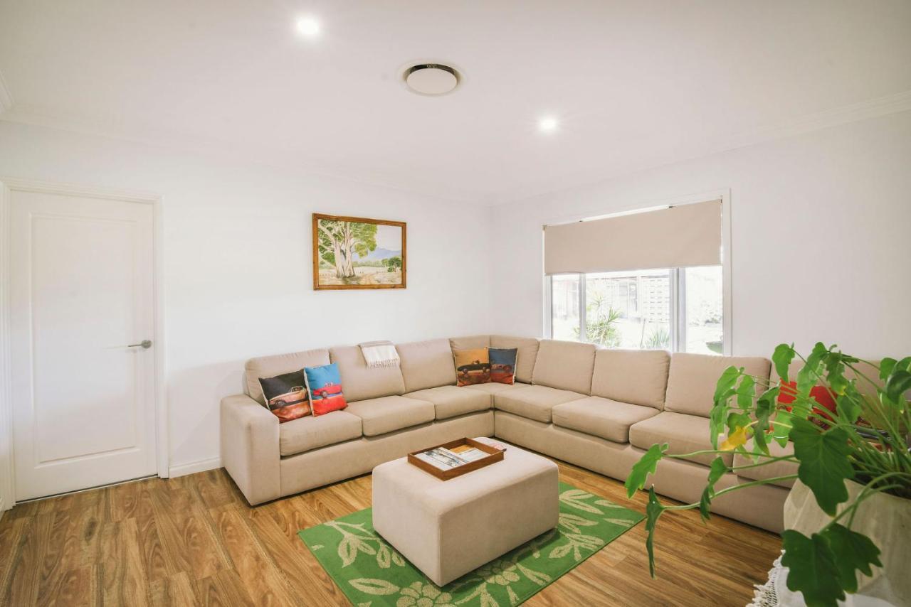 The Mains Guest House 2 Bedroom Farm Stay Corrigin Bagian luar foto
