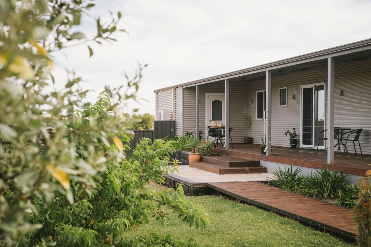 The Mains Guest House 2 Bedroom Farm Stay Corrigin Bagian luar foto