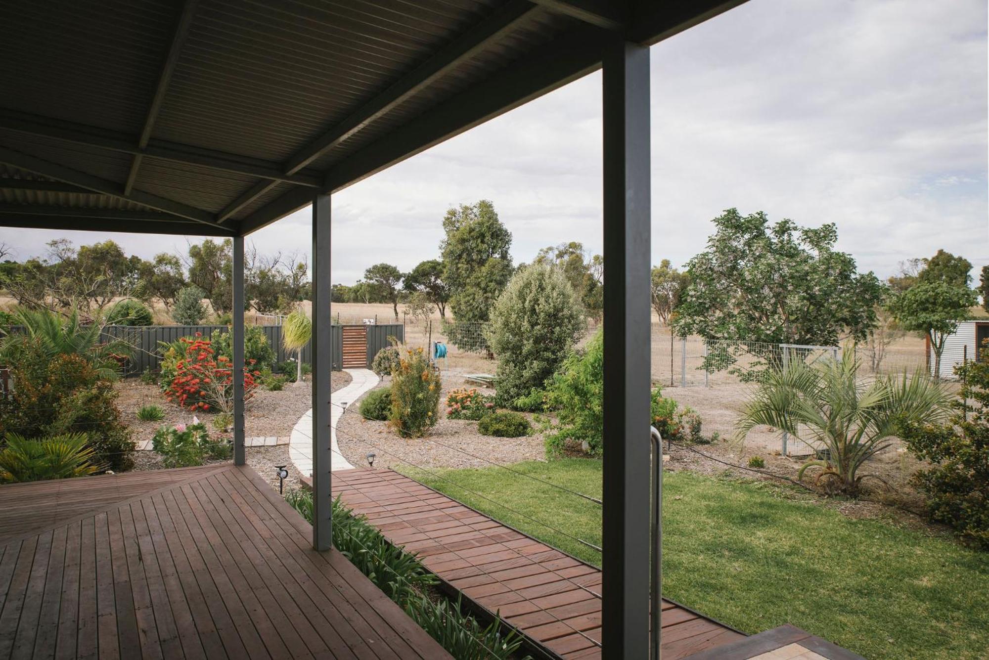 The Mains Guest House 2 Bedroom Farm Stay Corrigin Bagian luar foto